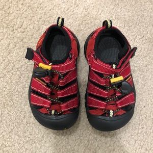 Toddler Keen water sandals - EUC.